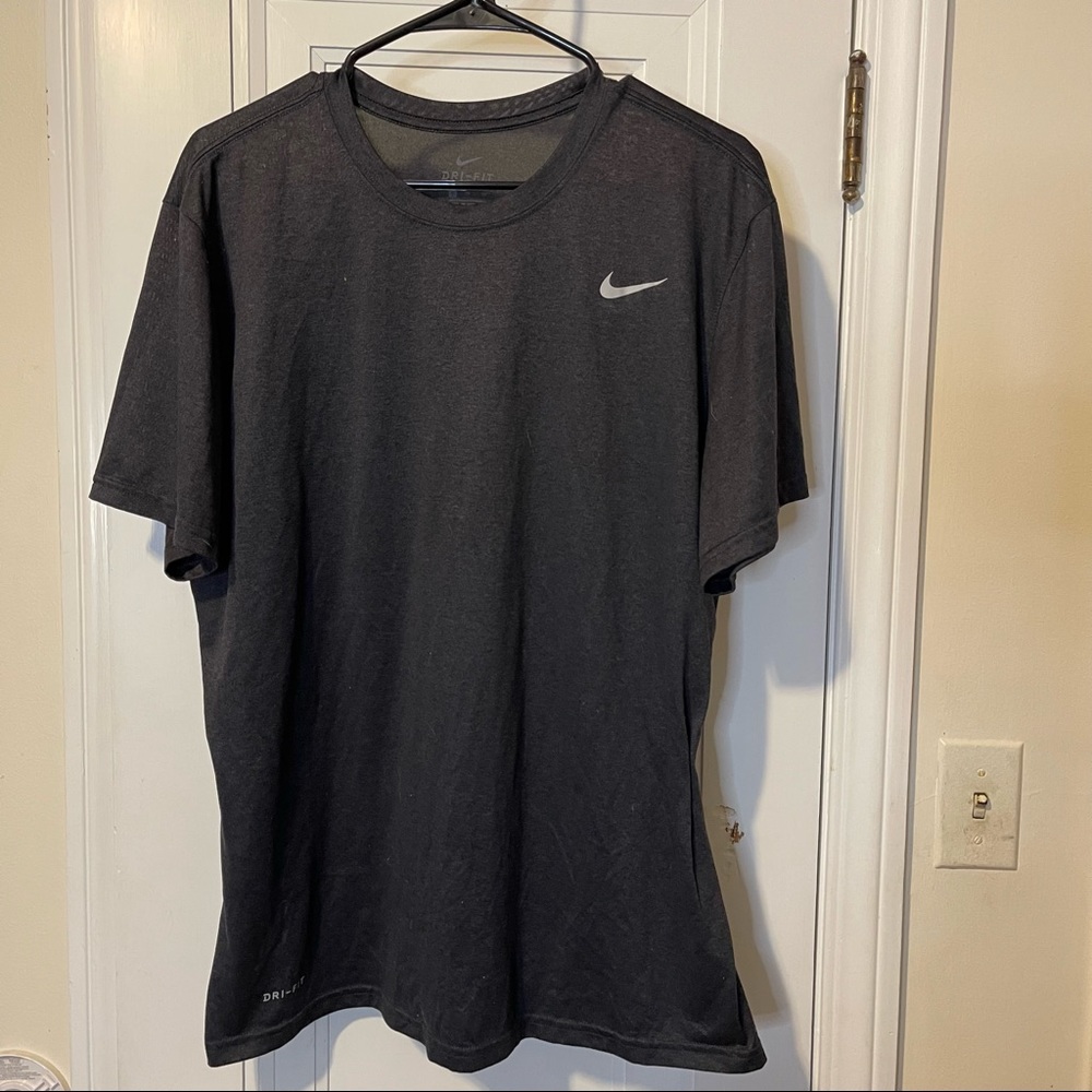 NIKE DRI-FIT BLACK TEE. XL